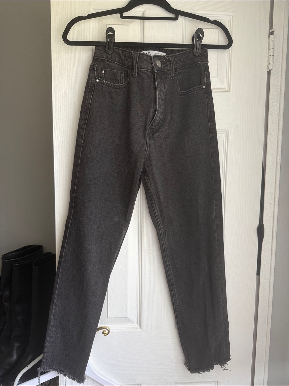 Zara Black Cropped High-Rise Straight Jeans